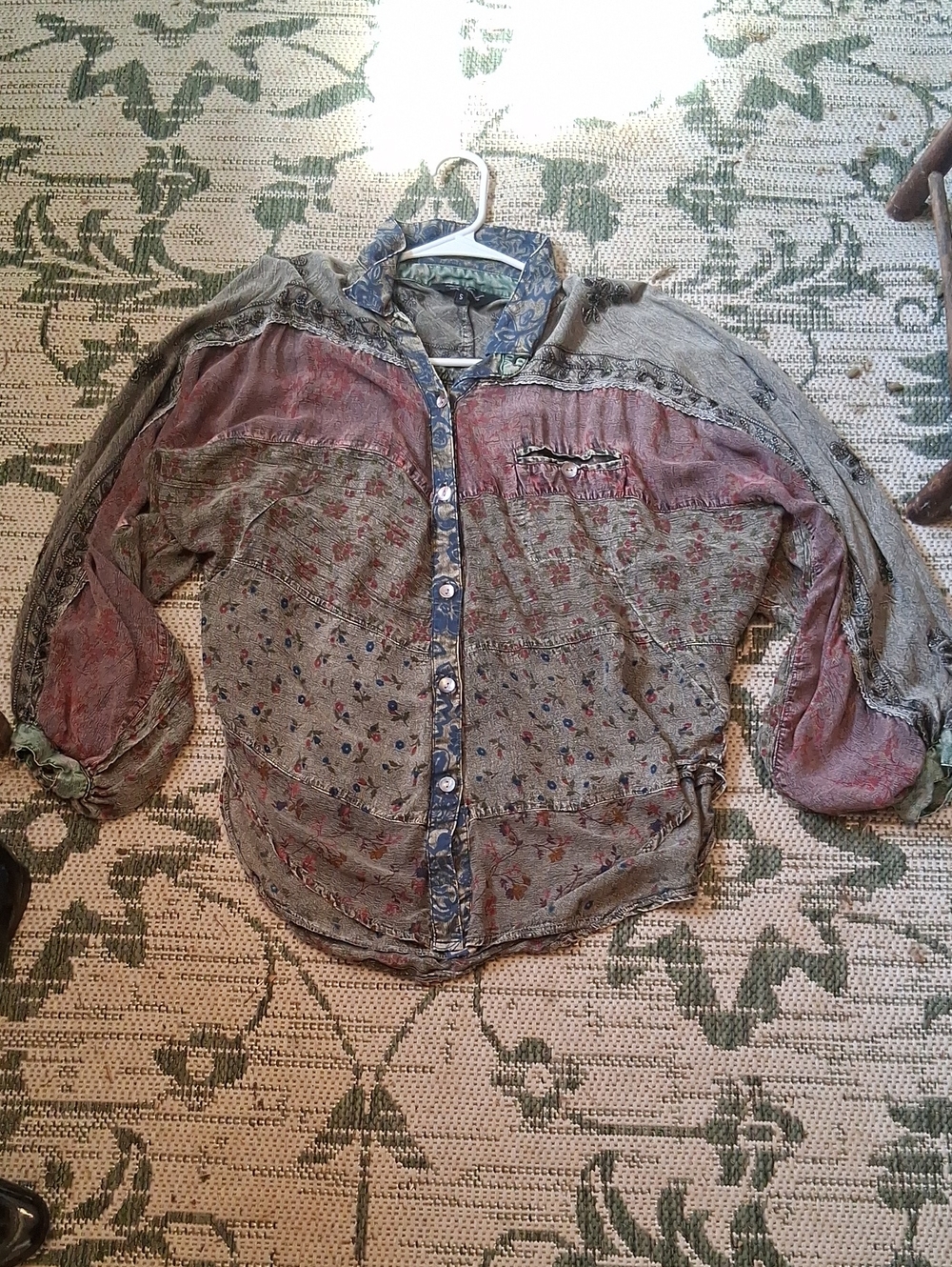 Young Threads Womans Top Size Small